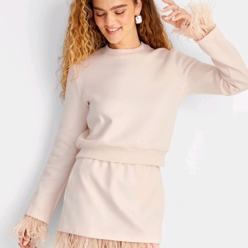 Chic Cream Feather Trim Sweatshirt